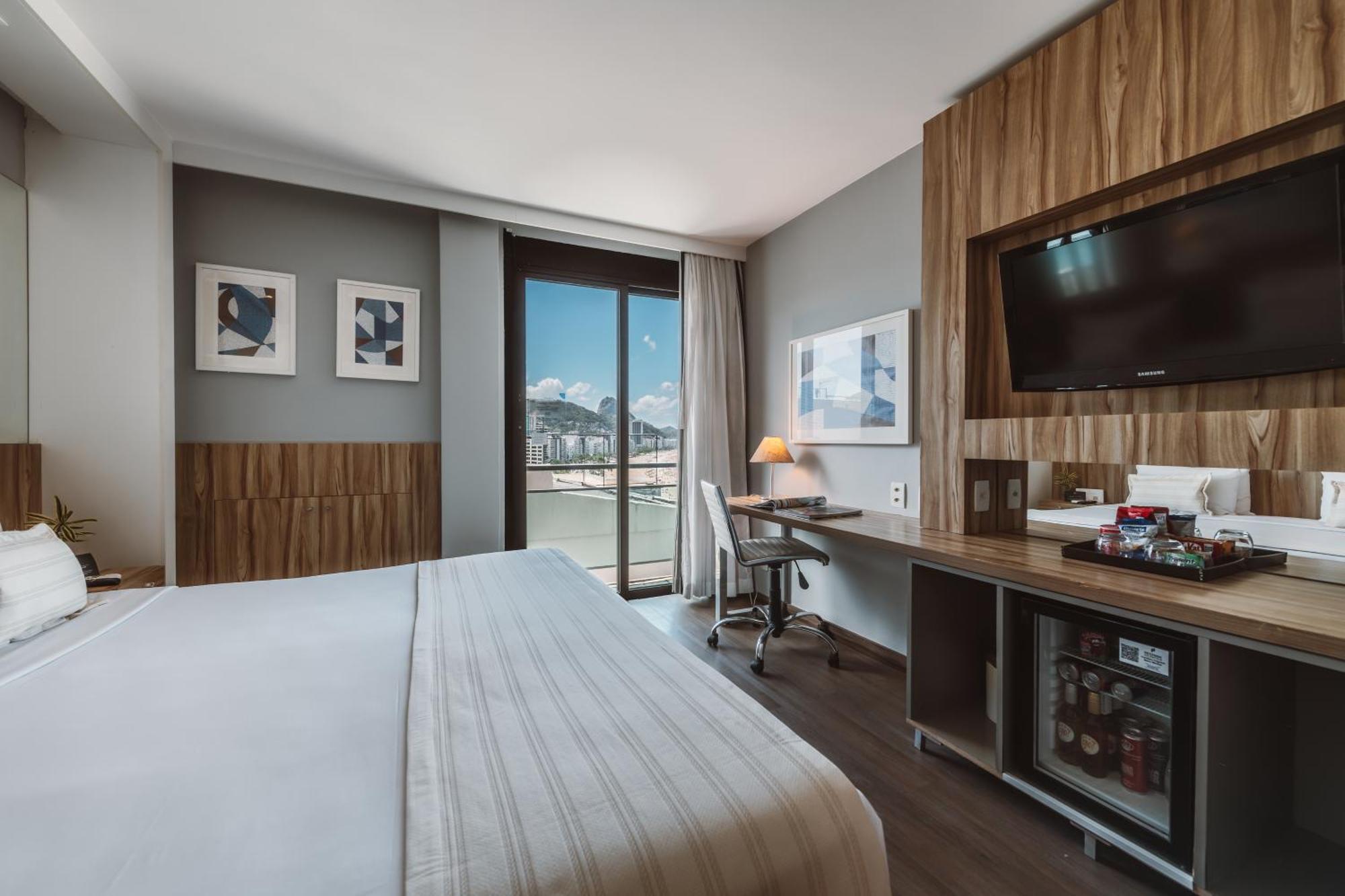 Apartment with Side Sea View